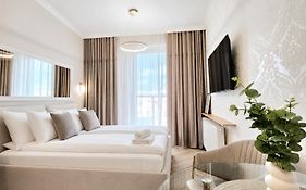 Roosevelta Residence Apartments by Properbook - przy OFF Piotrkowska - FV - Klimatyzacja - WiFi, Atlas Arena, Orientarium, Aquapark Fala, EC1